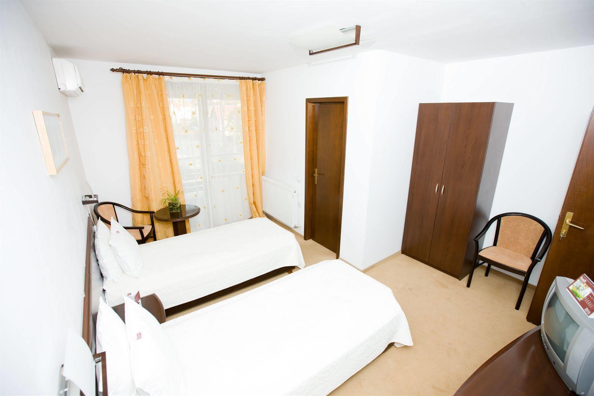 Rubin Hotel Sibiu Bagian luar foto