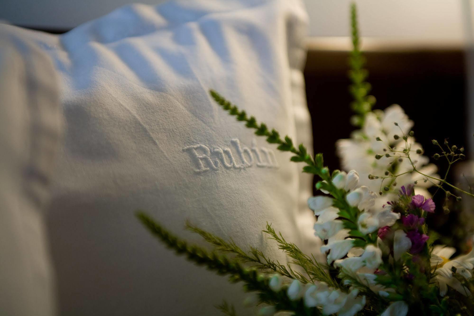 Rubin Hotel Sibiu Bagian luar foto